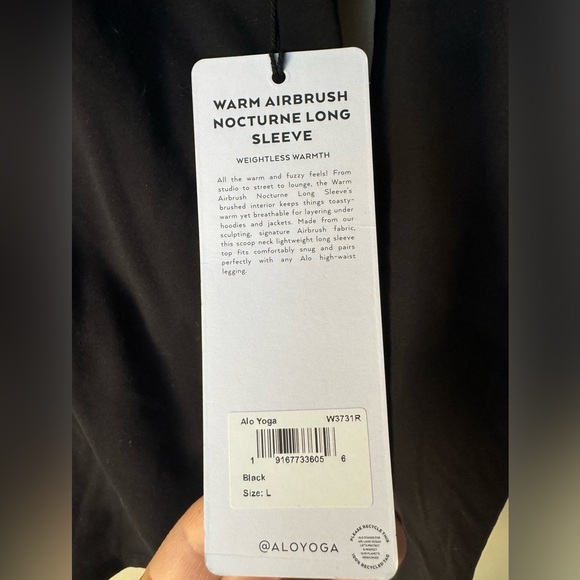 Alo Yoga Airbrush Warm Nocturne Long Sleeve in black - Picture 6 of 15